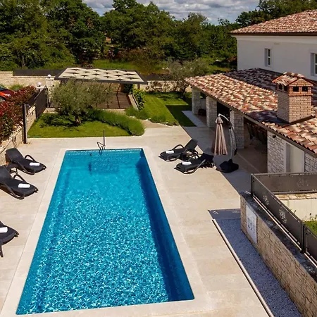 Rustic Lori With Whirpool And Grill Near Por Vila