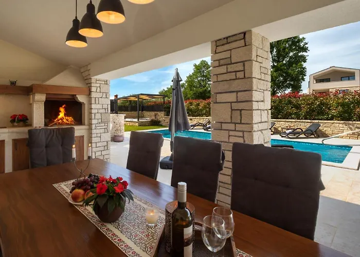 Rustic Lori With Whirpool And Grill Near Por * Nova Vas (Porec)